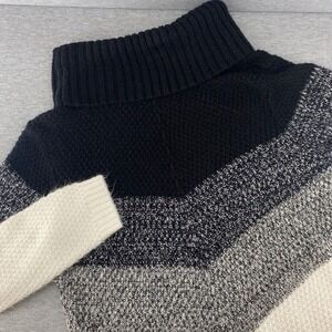 A. BYER Chevron Stripe Turtleneck‎ Sweater Women Size M Black Sparkle Knit